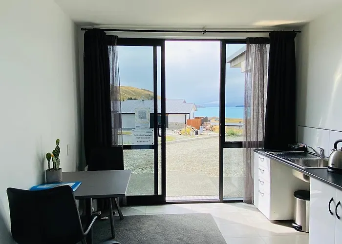 Galaxy Lake View Studio